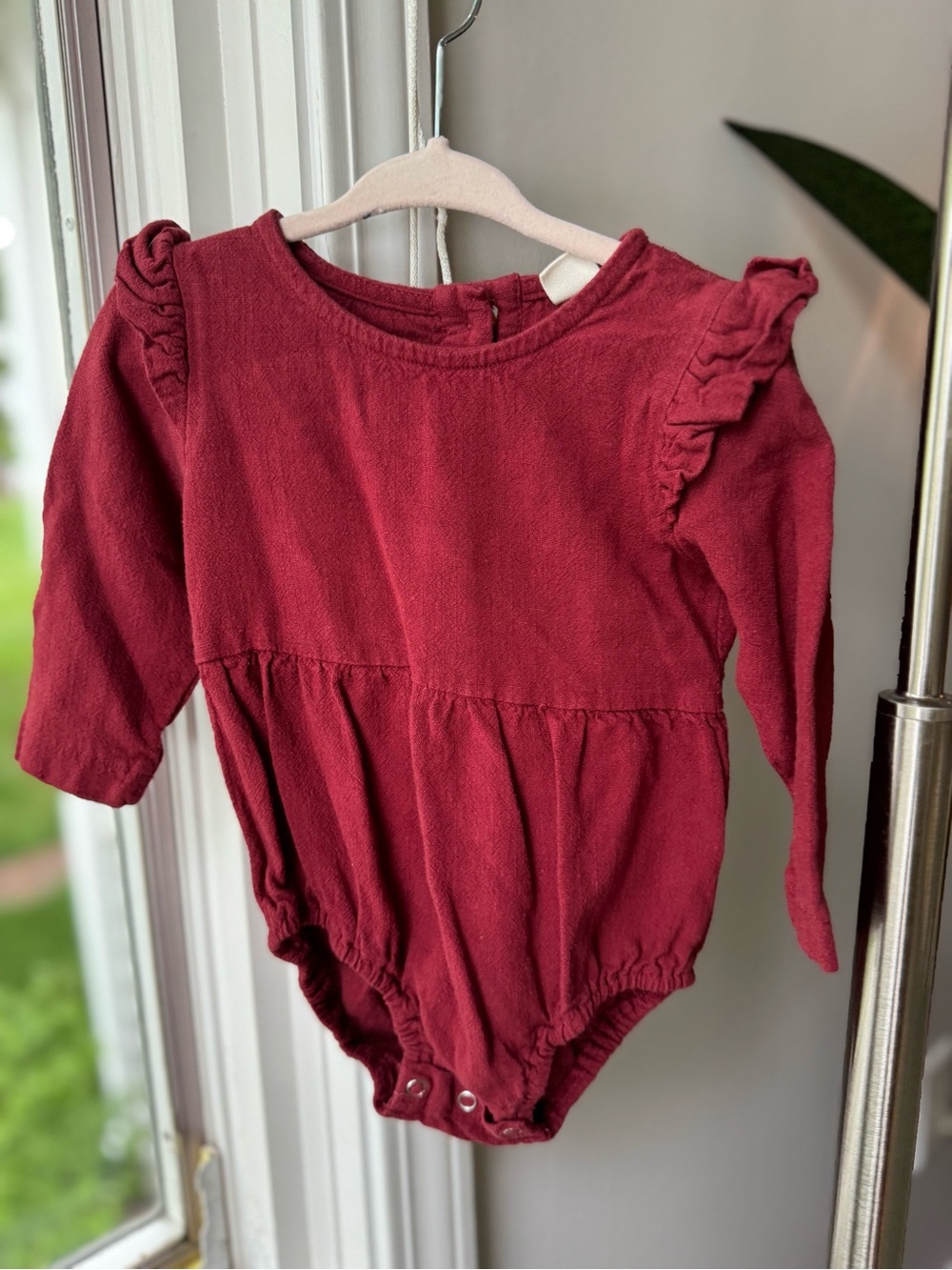 NWOT Baby Girl Ruffle Long Sleeve Bodysuit 12M Maroon Dusty Rose Fall Cute